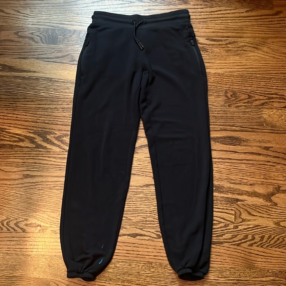 Athleta Girl Joggers- 8/10